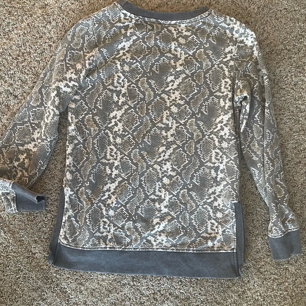 Sweatshirt - Picture 2 of 4